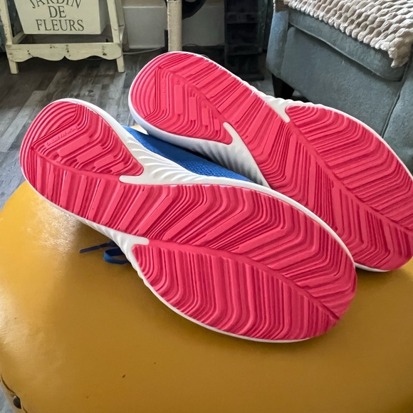 Adidas runners - Picture 3 of 4